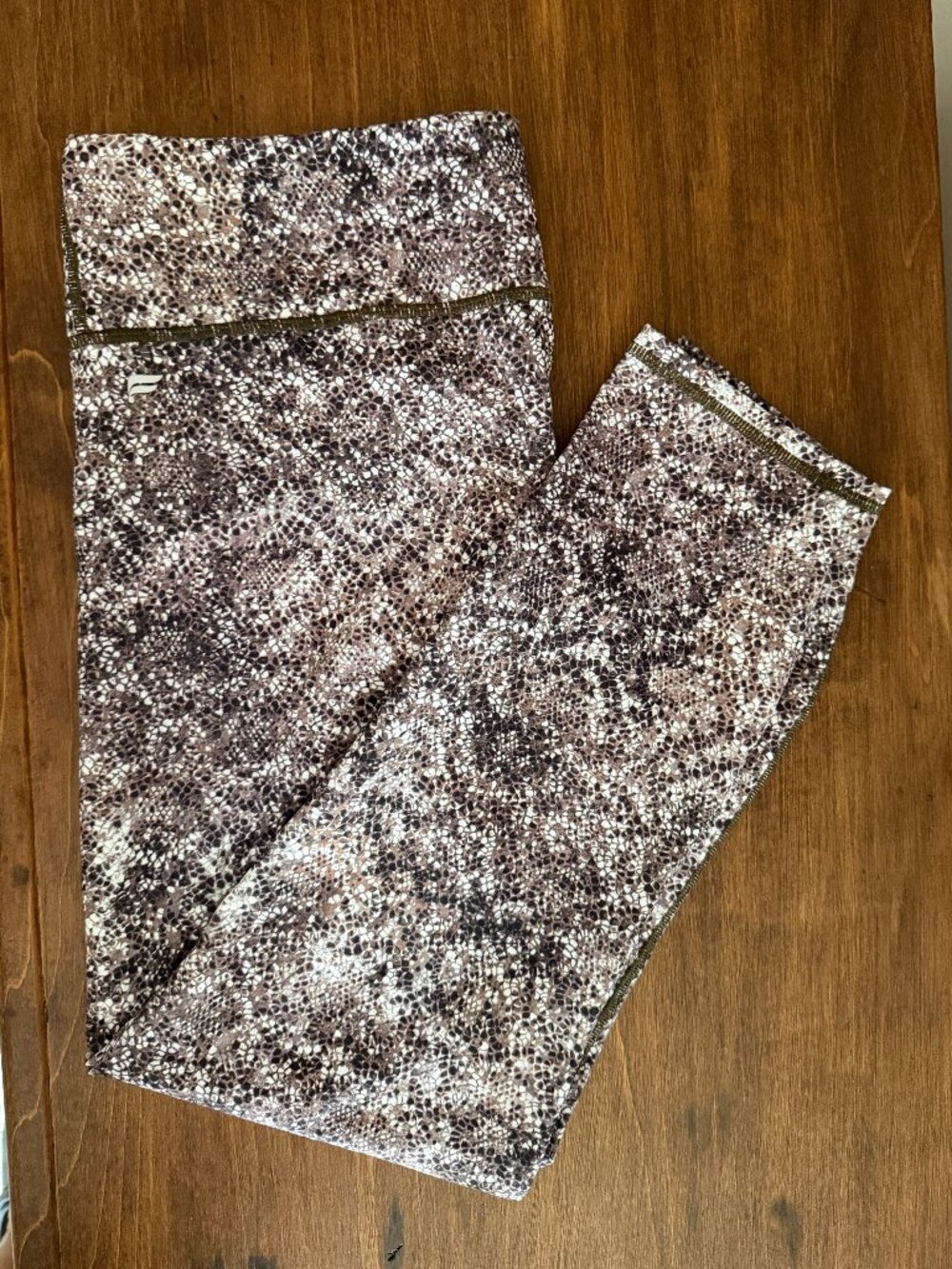 POWERHOLD BY FABLETICS Reptile High Rise Cropped Leggings Sz L